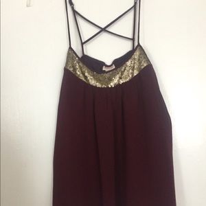 Maroon/gold top